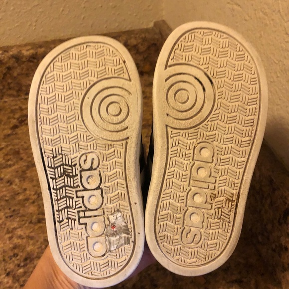 Adidas Toddlers Unisex Classic Sneakers, Sz 6K - Picture 5 of 5